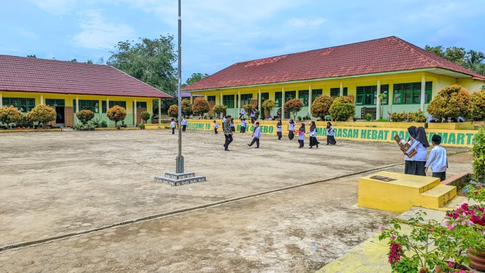 Tingkatkan Kesiapan Petugas, Latihan Upacara Kelas 4B MIN 4 Tebo Dimulai Lebih Awal
