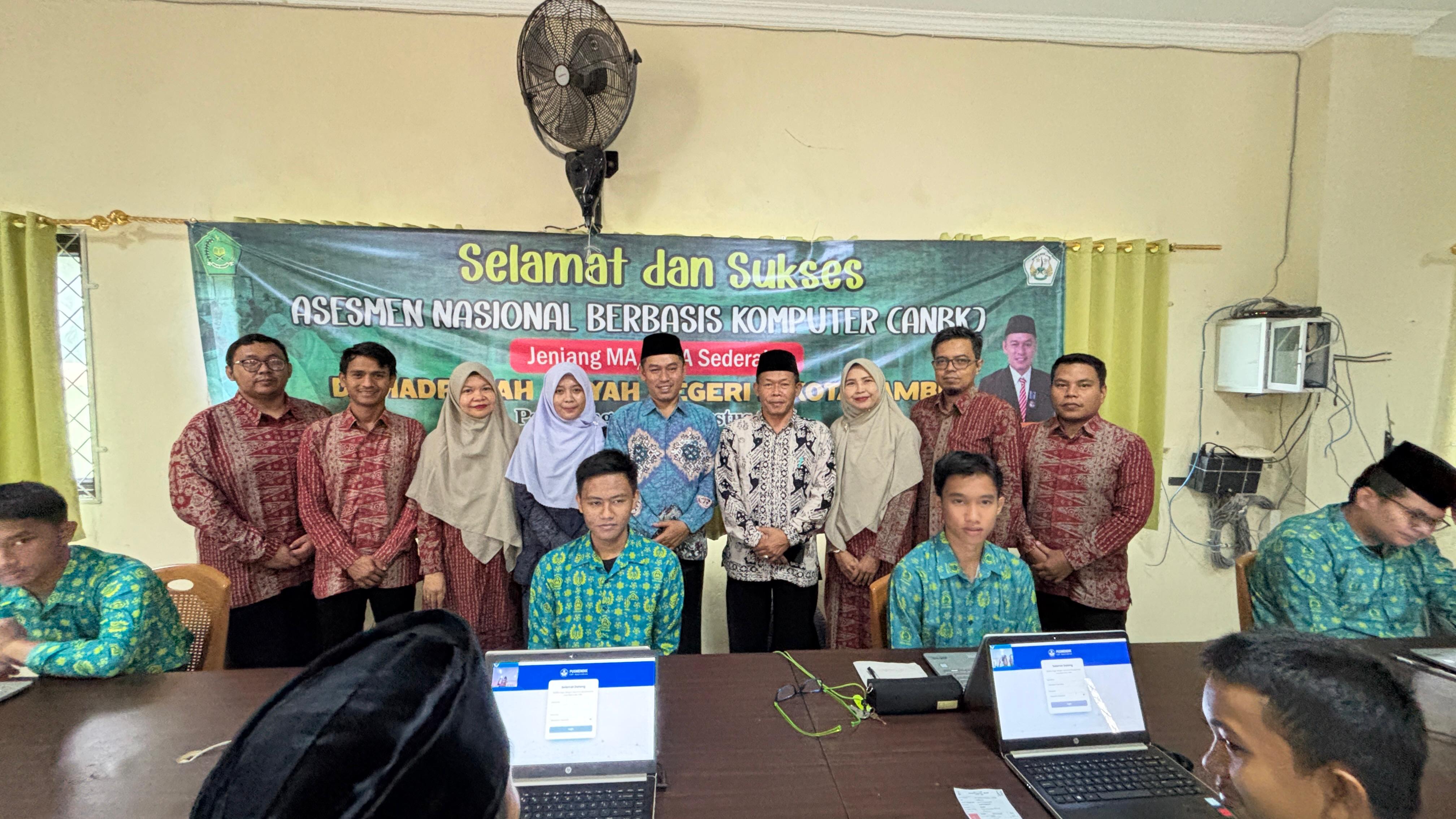 ANBK 2025 di MAN 2 Kota Jambi: Ujian Mutu yang Tak Goyah oleh Padam Listrik
