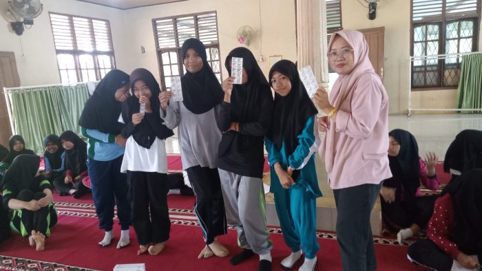 Edukasi Kesehatan dan Tablet Tambah Darah di MTsN 2 Bungo Edukasi Kesehatan dan Tablet Tambah Darah di MTsN 2 Bungo