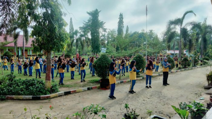 Min 3 Tebo Senam Bersama Murid dan Guru Min 3 Tebo Senam Bersama Murid dan Guru