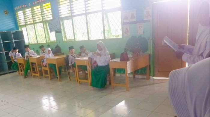Presentasi Kelompok Kelas 4B MIN 4 Tebo Perkuat Pemahaman Konsep Gaya