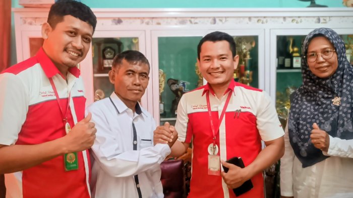 Komitmen Jaga Kebersihan, MIN 4 Tebo Gandeng Yakult Edukasi Lingkungan dengan Cara Menyenangkan Komitmen Jaga Kebersihan, MIN 4 Tebo Gandeng Yakult Edukasi Lingkungan dengan Cara Menyenangkan
