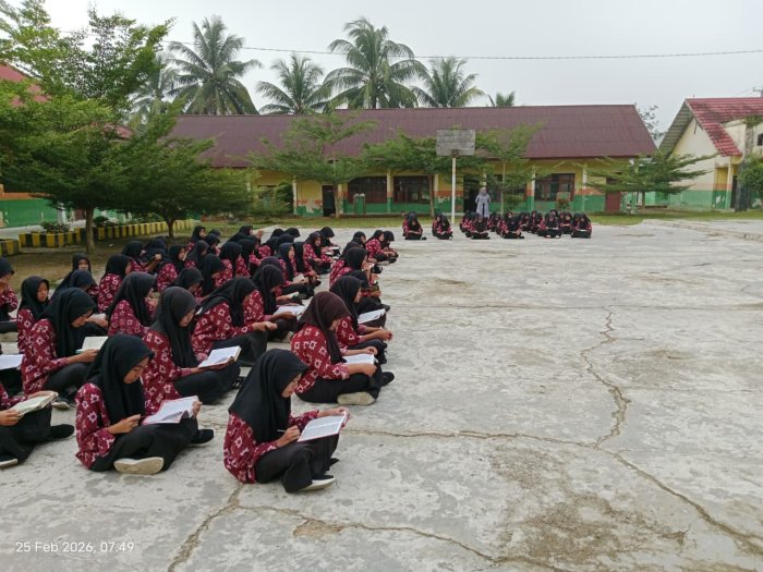Bangun Karakter Religius dan Bentuk Generasi Qurani, MTsN 1 Bungo Gelar Tadarusan Pagi Selama Ramadhan Bangun Karakter Religius dan Bentuk Generasi Qurani, MTsN 1 Bungo Gelar Tadarusan Pagi Selama Ramadhan