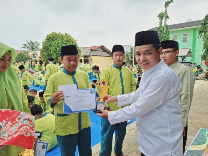 Siswa MTsN 2 Bungo Raih Prestasi di Lomba Tahfidz Tingkat SMP se-Kabupaten