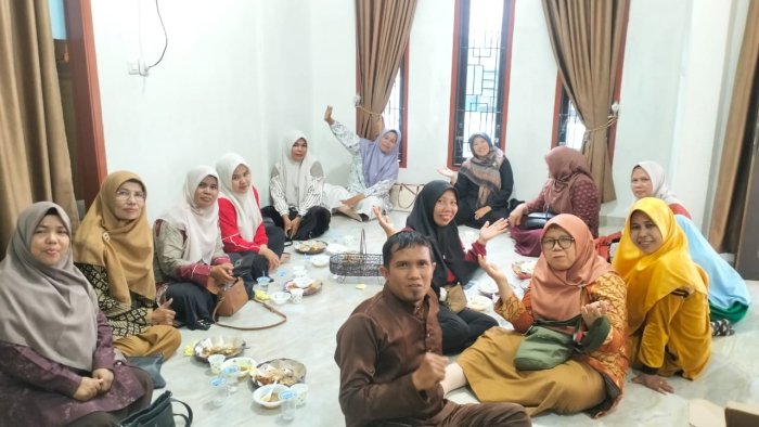 Hadiri Undangan Pernikahan Keponakan Rekan Sejawat, Guru MAN 2 Bungo Bertemu Mantan Kolega dan Jalin Silaturahmi Hadiri Undangan Pernikahan Keponakan Rekan Sejawat, Guru MAN 2 Bungo Bertemu Mantan Kolega dan Jalin Silaturahmi