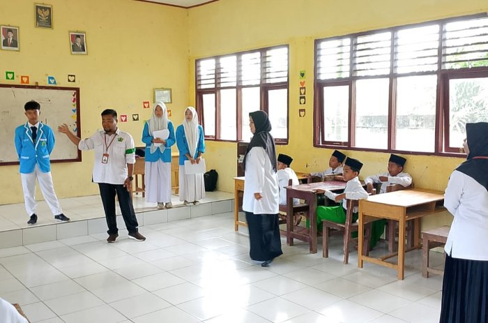 MTsN 5 Tebo Sosialisasikan Penerimaan Siswa Baru di Teluk Kasai MTsN 5 Tebo Sosialisasikan Penerimaan Siswa Baru di Teluk Kasai