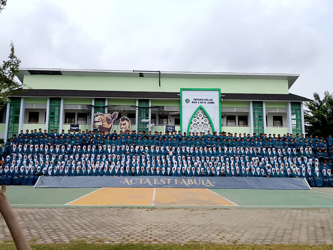 Keseruan Foto Angkatan Kelas XII MAN 2 Kota Jambi: Penuh Tawa dan Kenangan! Keseruan Foto Angkatan Kelas XII MAN 2 Kota Jambi: Penuh Tawa dan Kenangan!