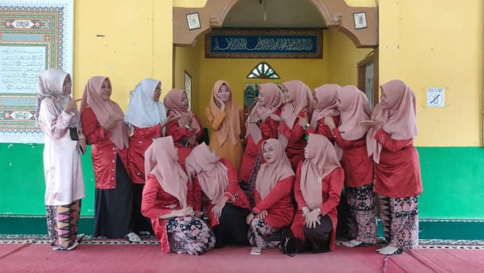 Momen Haru Perpisahan  Guru Pindah Tugas MAN 2 Tebo