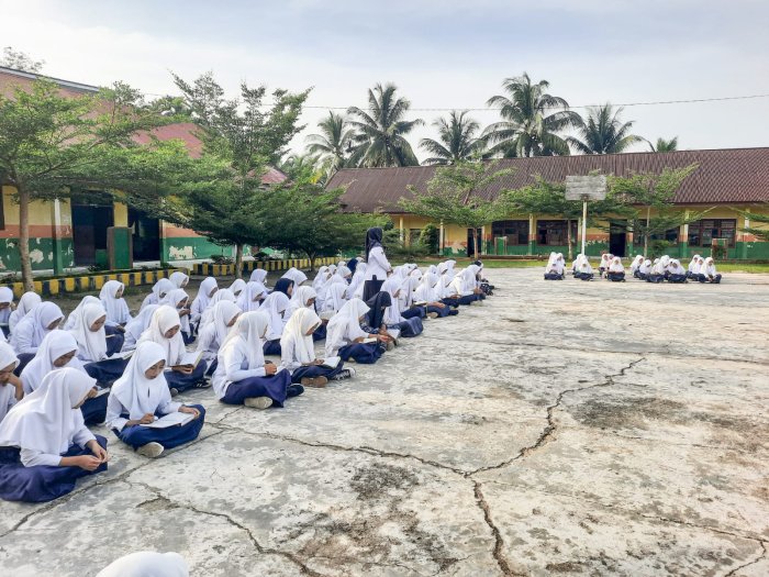 Tadarus Al-Quran MTsN 1 Bungo Berlangsung Khidmat, Semangat Ramadan Kian Menguat Tadarus Al-Quran MTsN 1 Bungo Berlangsung Khidmat, Semangat Ramadan Kian Menguat