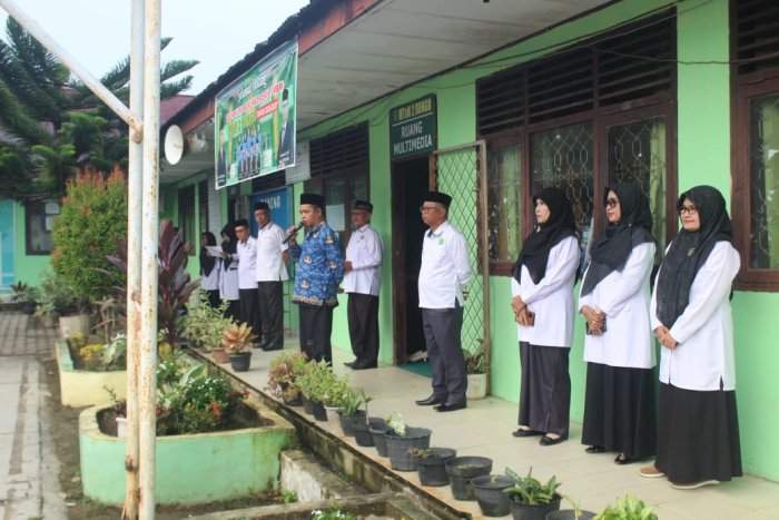 Sukseskan Transformasi Digital, Kepala MTsN 2 Bungo Buka Secara Resmi Ujian Semester Genap Berbasis Android Sukseskan Transformasi Digital, Kepala MTsN 2 Bungo Buka Secara Resmi Ujian Semester Genap Berbasis Android
