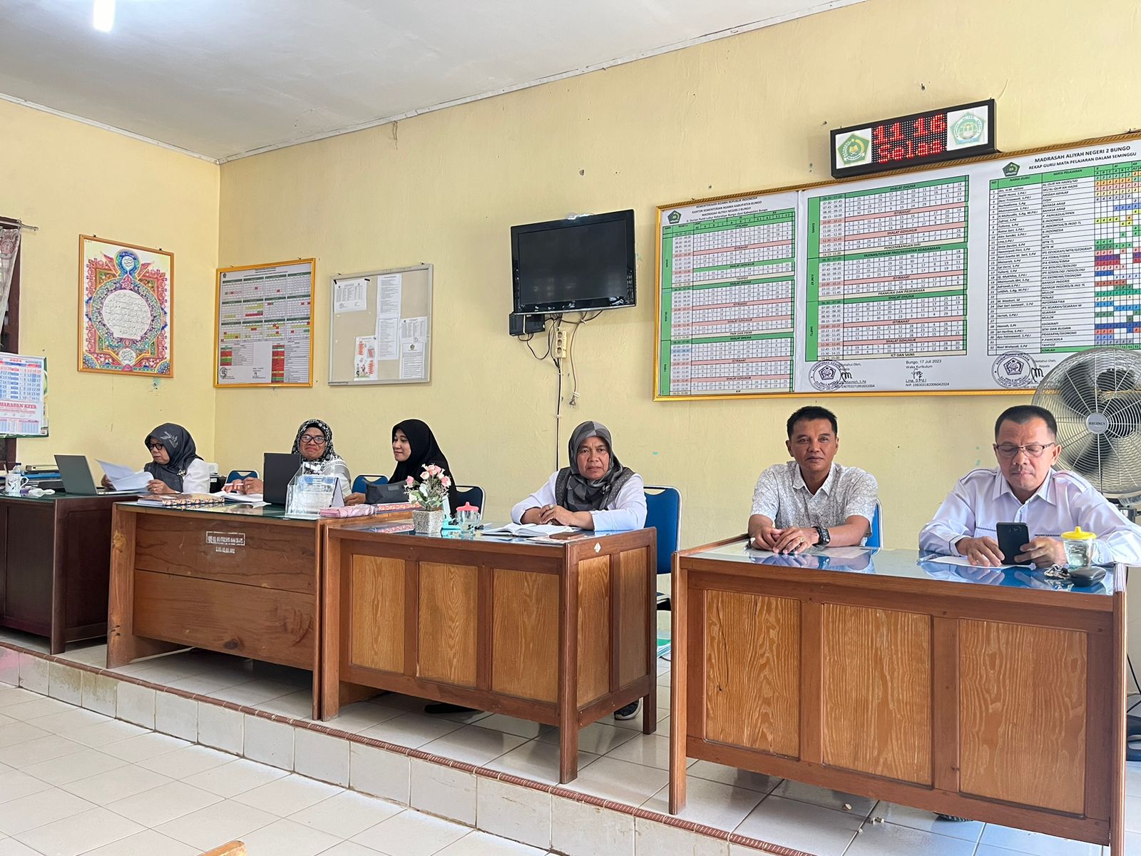 RAPAT PEMBAGIAN TUGAS TAPEL 2024/2025, KEPSEK TEGASKAN BEBERAPA HAL RAPAT PEMBAGIAN TUGAS TAPEL 2024/2025, KEPSEK TEGASKAN BEBERAPA HAL