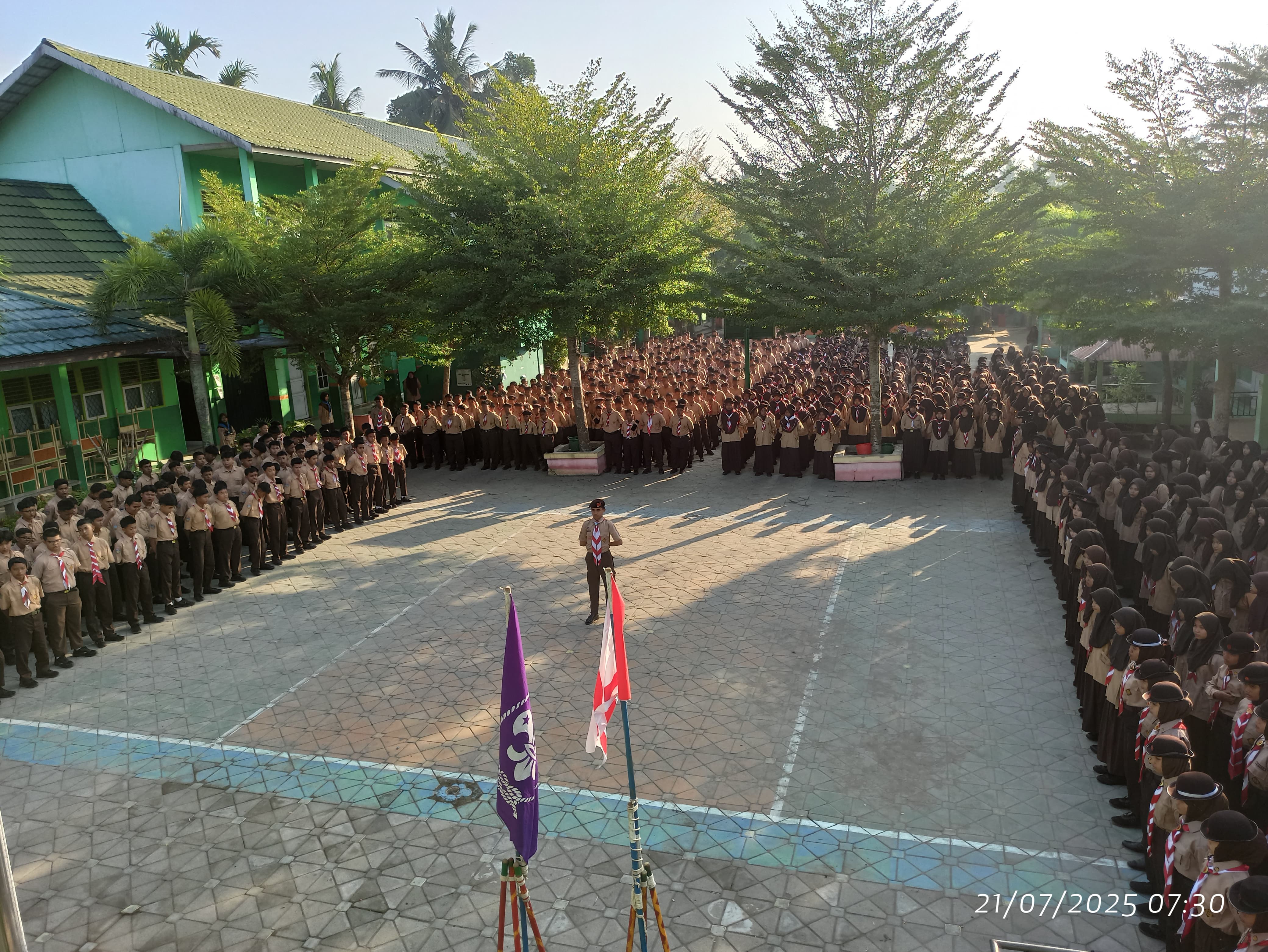 Semangat Pramuka Menggema di MTsN 3 Kota Jambi, Kepala Kemenag: â€œJadilah Garda Terdepan!â€