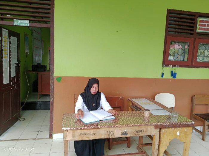 Meningkatkan Kualitas Manajemen Madrasah, Guru dan Tenaga Kependidikan MTsN 1 Bungo Aktif Dokumentasikan Kegiatan Harian Meningkatkan Kualitas Manajemen Madrasah, Guru dan Tenaga Kependidikan MTsN 1 Bungo Aktif Dokumentasikan Kegiatan Harian