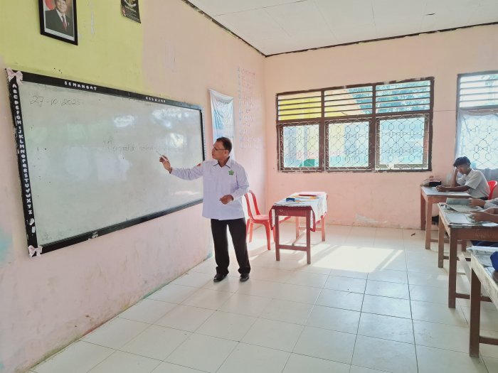 Kelas IX D MTsN 2 Bungo Latihan Menulis Esai Kelas IX D MTsN 2 Bungo Latihan Menulis Esai