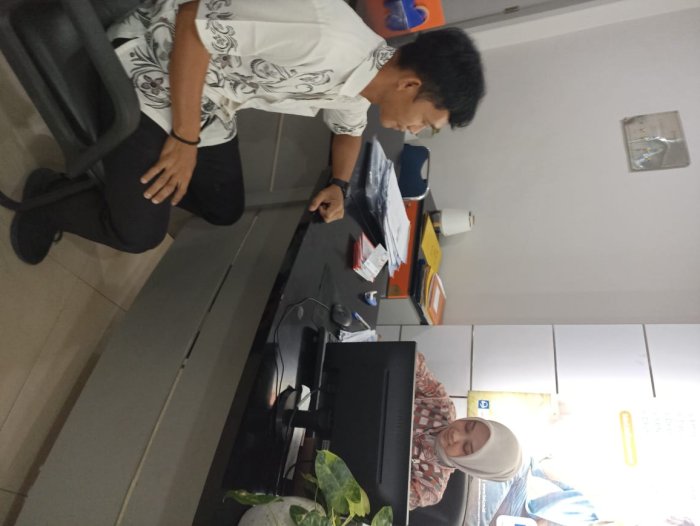 Guru MTsN 2 Bungo Bantu Pembuatan Rekening PIP