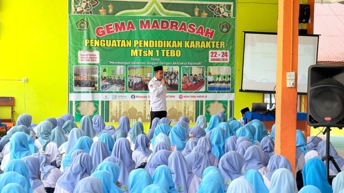 Pesantren Kilat MTsN 1 Tebo bertabur Hadiah Pesantren Kilat MTsN 1 Tebo bertabur Hadiah