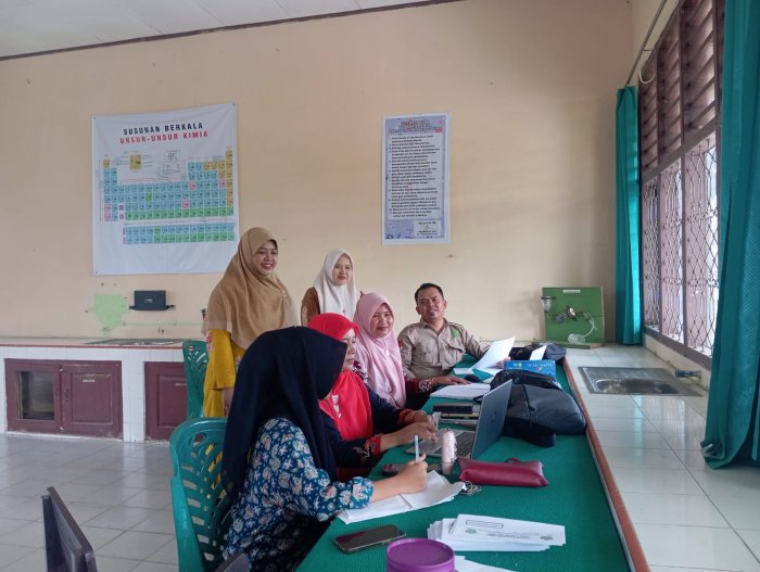 Panitia Pensi Sibuk Matangkan Persiapan Perlombaan Antar Kelas Panitia Pensi Sibuk Matangkan Persiapan Perlombaan Antar Kelas