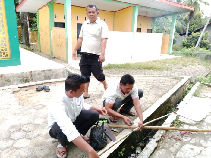 Pastikan Air Bersih Terjaga, MTsN 1 Bungo Gelar Pengecekan dan Perbaikan Sistem Sanitasi Pastikan Air Bersih Terjaga, MTsN 1 Bungo Gelar Pengecekan dan Perbaikan Sistem Sanitasi