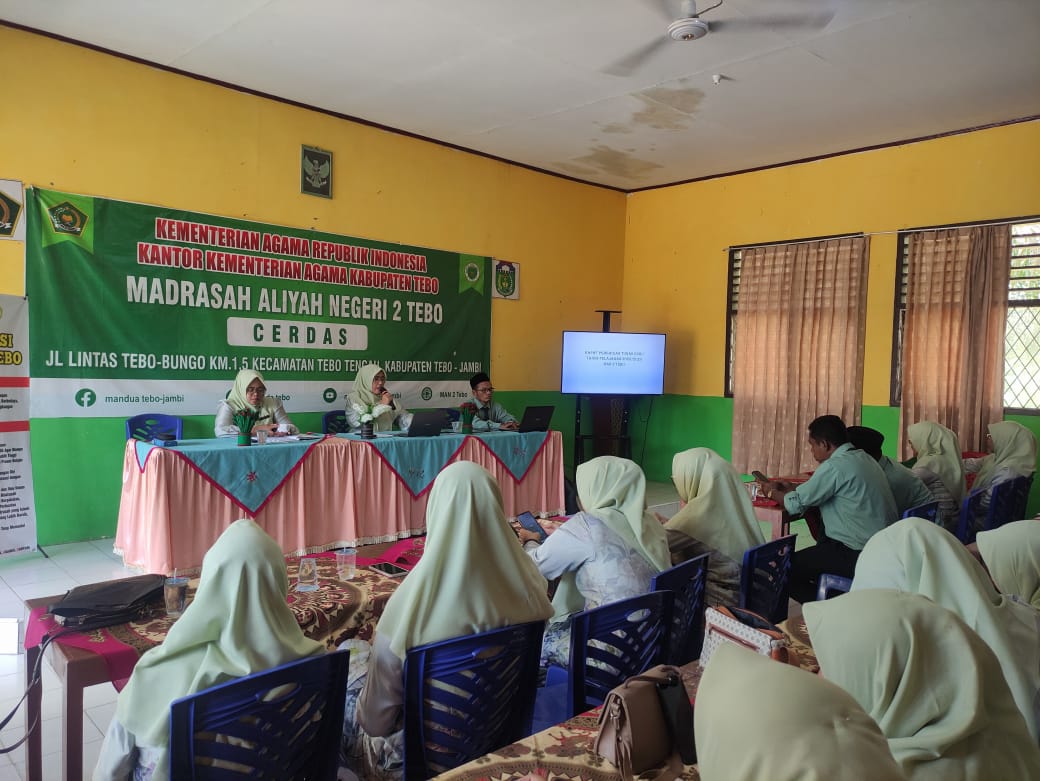 RAPAT EVALUASI KINERJA DAN PEMBAGIAN TUGAS GURU DAN TENAGA KEPENDIDIKAN MAN 2 TEBO RAPAT EVALUASI KINERJA DAN PEMBAGIAN TUGAS GURU DAN TENAGA KEPENDIDIKAN MAN 2 TEBO