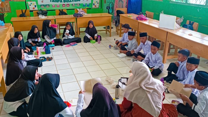 Hangatnya Kebersamaan di Pagi Hari: Sarapan Bersama Jadi Rutinitas Siswa MIN 4 Tebo
