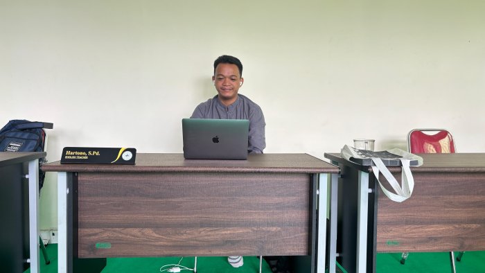 MAN 2 Kota Jambi Terapkan Pembelajaran Daring, Guru Manfaatkan Google Meeting MAN 2 Kota Jambi Terapkan Pembelajaran Daring, Guru Manfaatkan Google Meeting