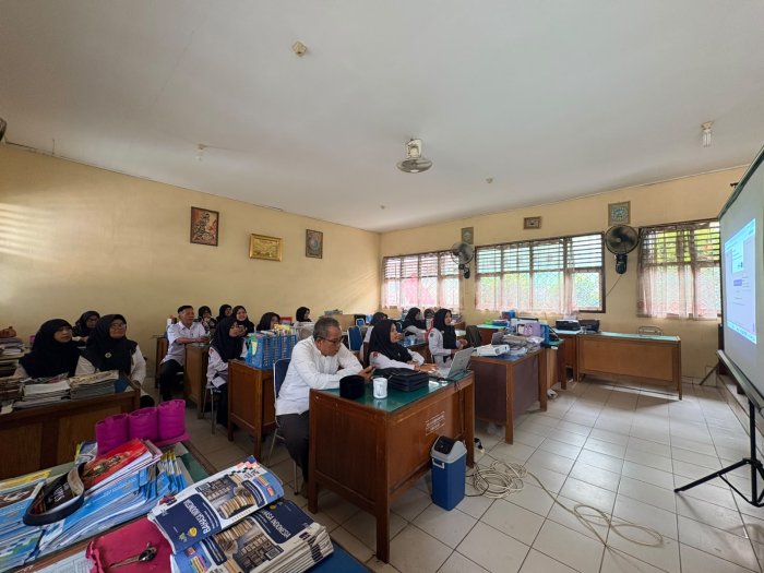 Perkuat Pembinaan ASN dan Kerukunan, Kepala MAN 2 Bungo Bersama Guru dan Pegawai Ikuti Silaturahmi Lintas Agama melalui Zoom Meeting Perkuat Pembinaan ASN dan Kerukunan, Kepala MAN 2 Bungo Bersama Guru dan Pegawai Ikuti Silaturahmi Lintas Agama melalui Zoom Meeting