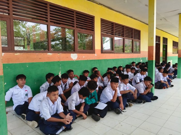 Kobarkan Semangat Juang, Siswa Kelas IX MTsN 1 Bungo Optimistis Raih Sukses di TKA dan UM 2026 Kobarkan Semangat Juang, Siswa Kelas IX MTsN 1 Bungo Optimistis Raih Sukses di TKA dan UM 2026