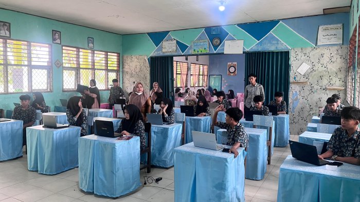 Konsisten Lancar! Gladi TKA Hari Ketiga Sesi 2 di MAN 2 Bungo Berjalan Sukses Tanpa Kendala Konsisten Lancar! Gladi TKA Hari Ketiga Sesi 2 di MAN 2 Bungo Berjalan Sukses Tanpa Kendala