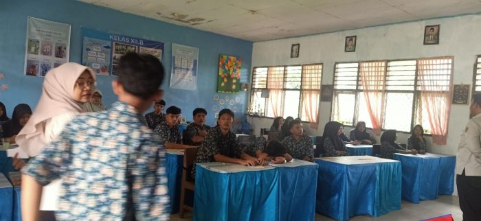 Ajak Generasi Muda Menjadi Tenaga Kesehatan, STIKes Dharma Landbouw Padang Sosialisasi ke MAN 2 Bungo Ajak Generasi Muda Menjadi Tenaga Kesehatan, STIKes Dharma Landbouw Padang Sosialisasi ke MAN 2 Bungo