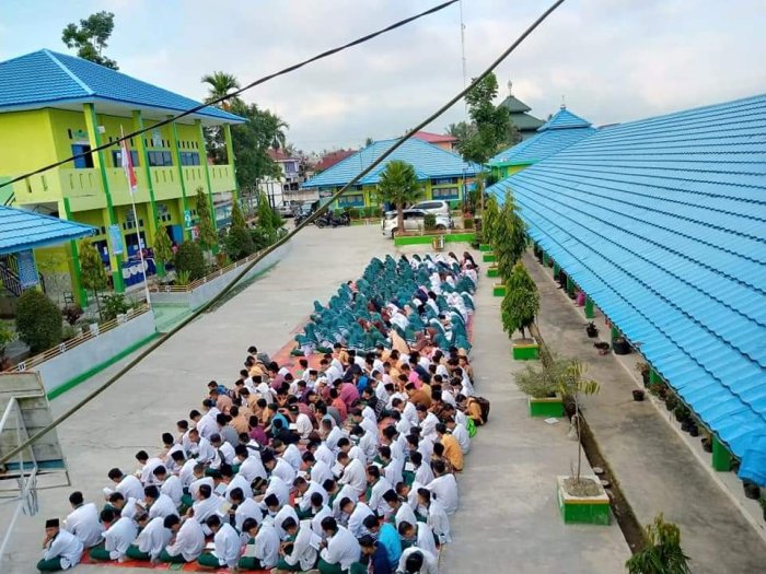 MAN 1 Kerinci Adakan Kultum dan Doa Bersama Lepas Kepergian Siswi Sri Mulyani MAN 1 Kerinci Adakan Kultum dan Doa Bersama Lepas Kepergian Siswi Sri Mulyani