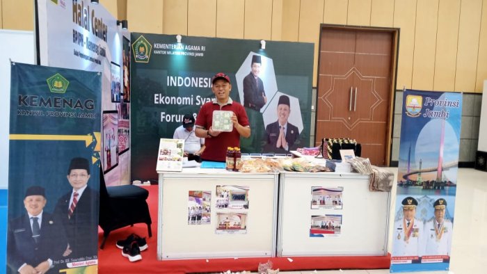 Kepala MAN 2 Kota Jambi Tampilkan Inovasi Siswa di Indonesia Economic Syariah Forum & Expo 2025 di Mataram Kepala MAN 2 Kota Jambi Tampilkan Inovasi Siswa di Indonesia Economic Syariah Forum & Expo 2025 di Mataram