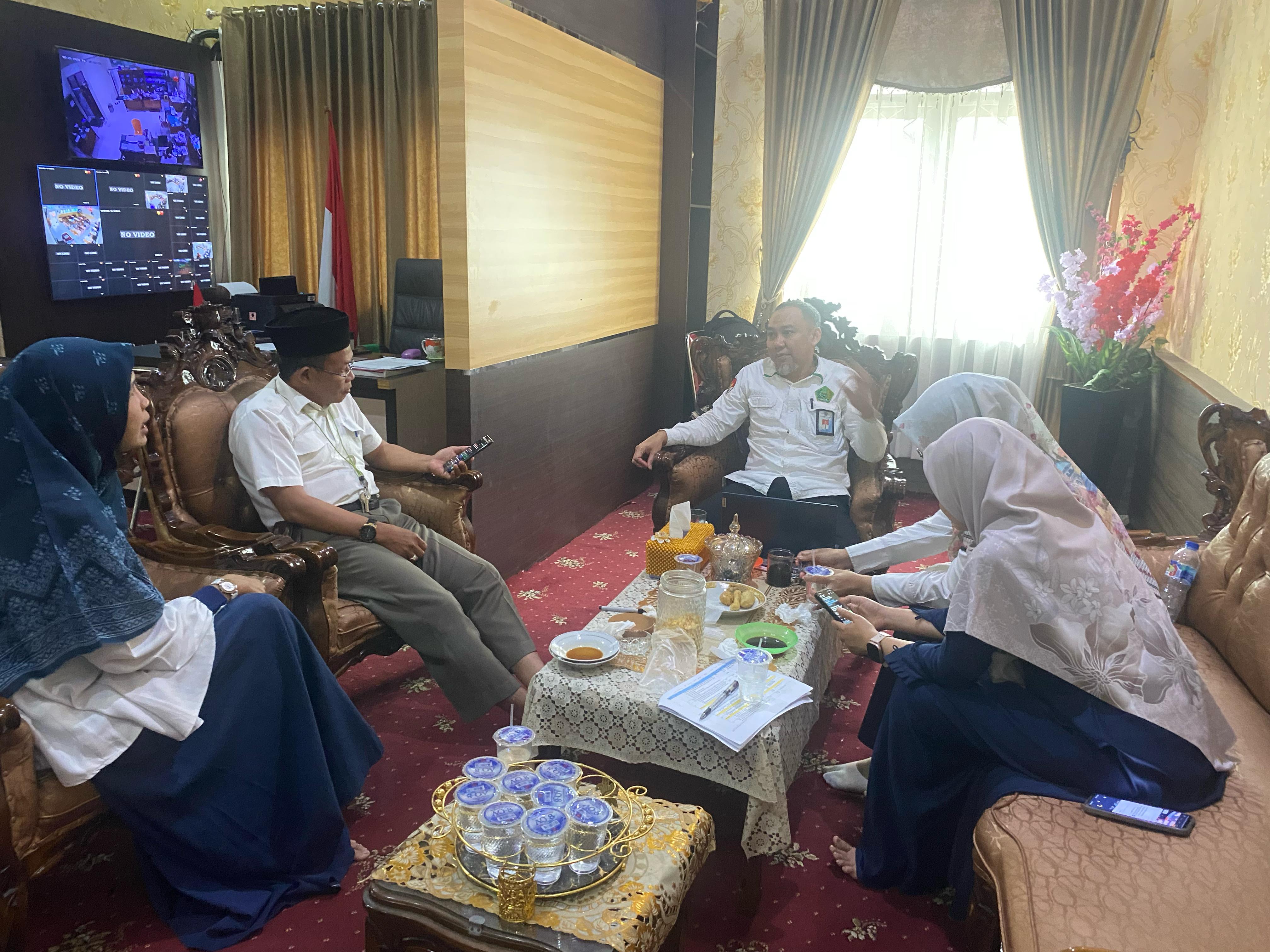 Pengawas Madrasah Bina dan Pantau Pembelajaran Fikih, Aqidah Akhlak, serta Modul P5RA di MAN 2 Kota Jambi Pengawas Madrasah Bina dan Pantau Pembelajaran Fikih, Aqidah Akhlak, serta Modul P5RA di MAN 2 Kota Jambi
