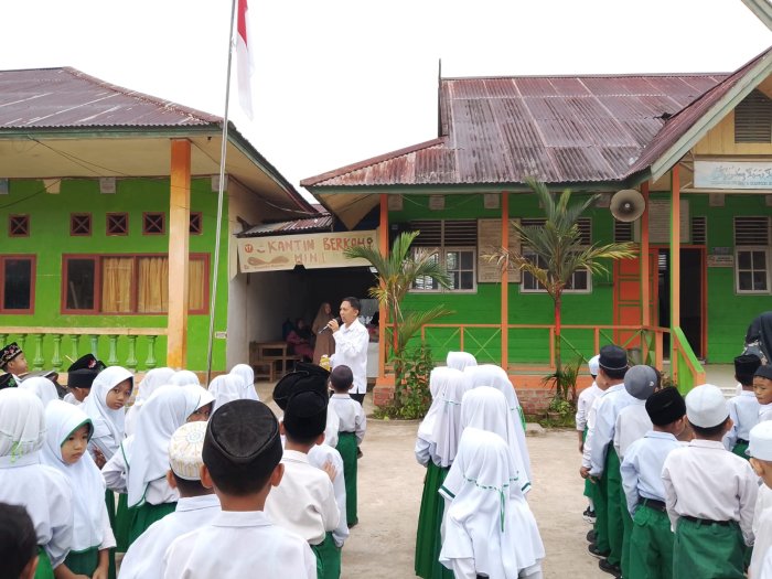Selasa Mufrodat Kegiatan Rutin di MIN 1 Tanjung Jabung Barat Selasa Mufrodat Kegiatan Rutin di MIN 1 Tanjung Jabung Barat