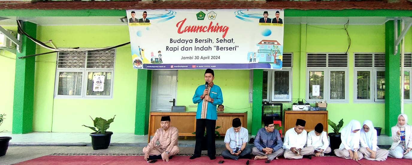 MAN 2 Kota Jambi: Sholawat dan Yasinan Jum'at Perdana di TA 2024/2025 Disertai Arahan Kepala Madrasah