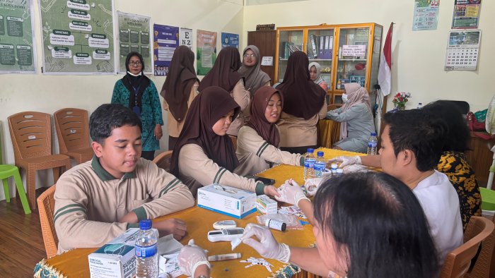 Sehat Itu Keren! MAN 2 Kota Jambi Dorong Siswa Peduli Diri Lewat Cek Kesehatan Gratis