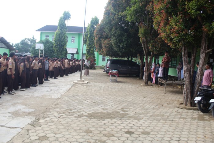 MTsN 2 Bungo Gelar Apel Sebelum Pembagian Rapor Siswa