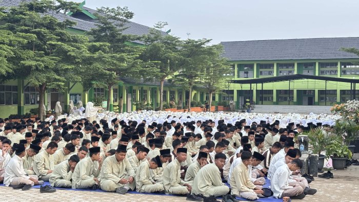 Kegiatan Yasinan Jumat Pagi: Melangitkan Doa di awal Hari