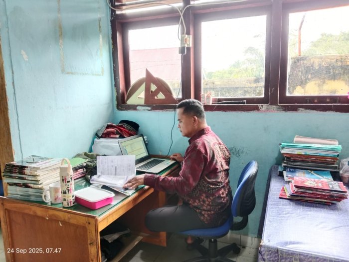 Guru MTsN 1 Bungo Bergerak Cepat: Perangkat Pembelajaran Inovatif Disiapkan Hadapi SKP Triwulan 3 Guru MTsN 1 Bungo Bergerak Cepat: Perangkat Pembelajaran Inovatif Disiapkan Hadapi SKP Triwulan 3