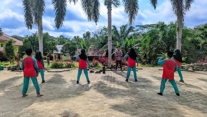 Regu Pramuka MIN 4 Tebo Kembali Latihan Senam untuk Jamran Regu Pramuka MIN 4 Tebo Kembali Latihan Senam untuk Jamran