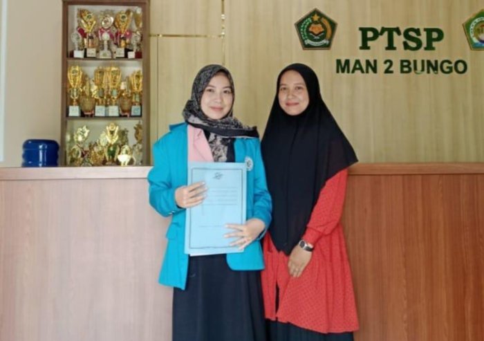 MAHASISWA UIN STS JAMBI ADAKAN RISET DI MAN 2 BUNGO, WAWANCARAI IBU LINA, S.Pd.I TERKAIT AKREDITASI MADRASAH MAHASISWA UIN STS JAMBI ADAKAN RISET DI MAN 2 BUNGO, WAWANCARAI IBU LINA, S.Pd.I TERKAIT AKREDITASI MADRASAH