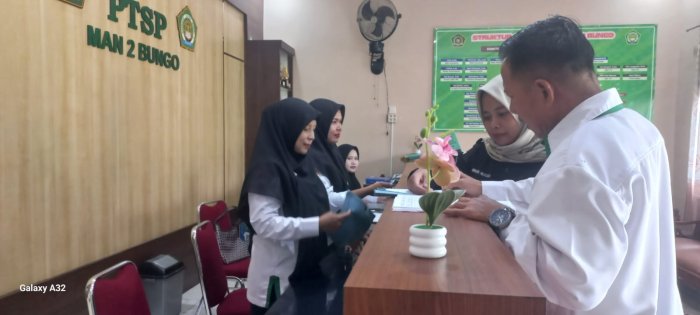 Akbid Amanah Muara Bungo Perkenalkan Kampus di MAN 2 Bungo, Disambut Hangat Pihak Madrasah Akbid Amanah Muara Bungo Perkenalkan Kampus di MAN 2 Bungo, Disambut Hangat Pihak Madrasah