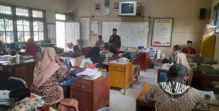 SILATURAHMI DALAM RANGKA SAMBUT CPNS BARU DI LINGKUNGAN MTsN 7 MUARO JAMBI SILATURAHMI DALAM RANGKA SAMBUT CPNS BARU DI LINGKUNGAN MTsN 7 MUARO JAMBI