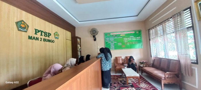 Siswa Kelas XII MAN 2 Bungo Lakukan Konsultasi SNBP di PTSP Siswa Kelas XII MAN 2 Bungo Lakukan Konsultasi SNBP di PTSP