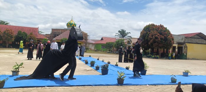 Lomba Bertema Arab Saudi Meriahkan Maulid Nabi di MTsN 2 Bungo Lomba Bertema Arab Saudi Meriahkan Maulid Nabi di MTsN 2 Bungo