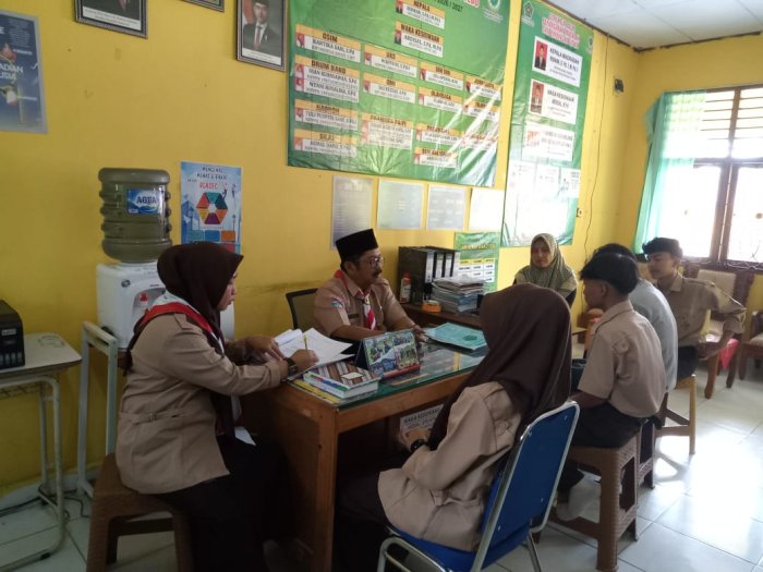 MAN 2 Tebo Gelar Pertemuan Orang Tua, BK, dan Wakasis dalam Upaya Menanggulangi Perilaku Merokok Siswa MAN 2 Tebo Gelar Pertemuan Orang Tua, BK, dan Wakasis dalam Upaya Menanggulangi Perilaku Merokok Siswa
