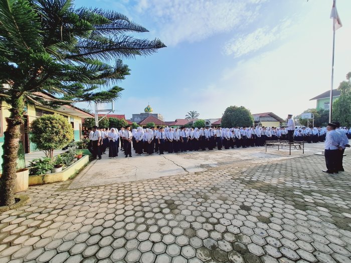 Semangat Baru di Hari Pertama: MTsN 2 Bungo Gelar Apel Perdana Pasca Libur Idulfitri 1447 H