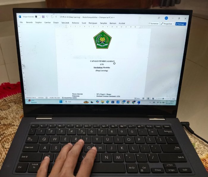 Guru ASN MTsN 1 Bungo Sibuk Siapkan Laporan E-Kinerja Triwulan 3, Perangkat Pembelajaran Jadi Fokus Utama Guru ASN MTsN 1 Bungo Sibuk Siapkan Laporan E-Kinerja Triwulan 3, Perangkat Pembelajaran Jadi Fokus Utama