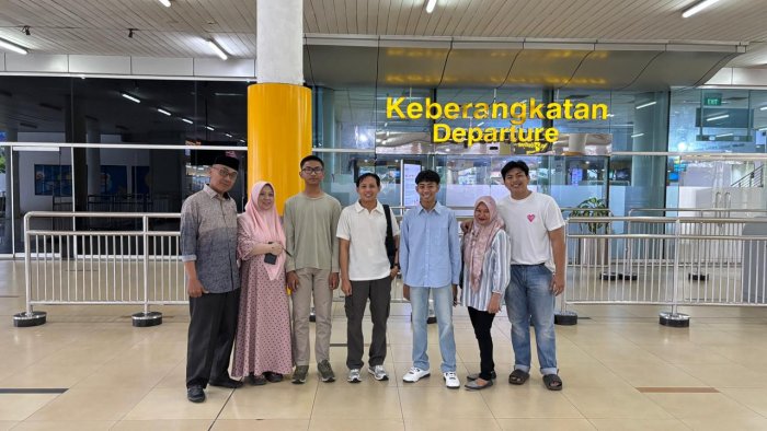 Tim Olimpiade MAN 2 Kota Jambi Bertolak ke Bandung, Siap Harumkan Nama Daerah di Final Nasional KOSSMI 2026 Tim Olimpiade MAN 2 Kota Jambi Bertolak ke Bandung, Siap Harumkan Nama Daerah di Final Nasional KOSSMI 2026