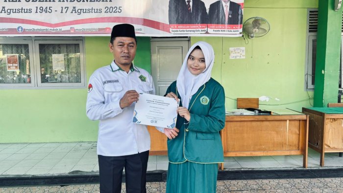 Siswi MAN 2 Kota Jambi Raih Juara Nasional Lomba Cipta Puisi Siswi MAN 2 Kota Jambi Raih Juara Nasional Lomba Cipta Puisi