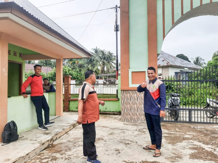 Sabtu Energik! GTK MTsN 1 Bungo Semangat Awali Hari dengan Senam Sehat Bersama Siswa